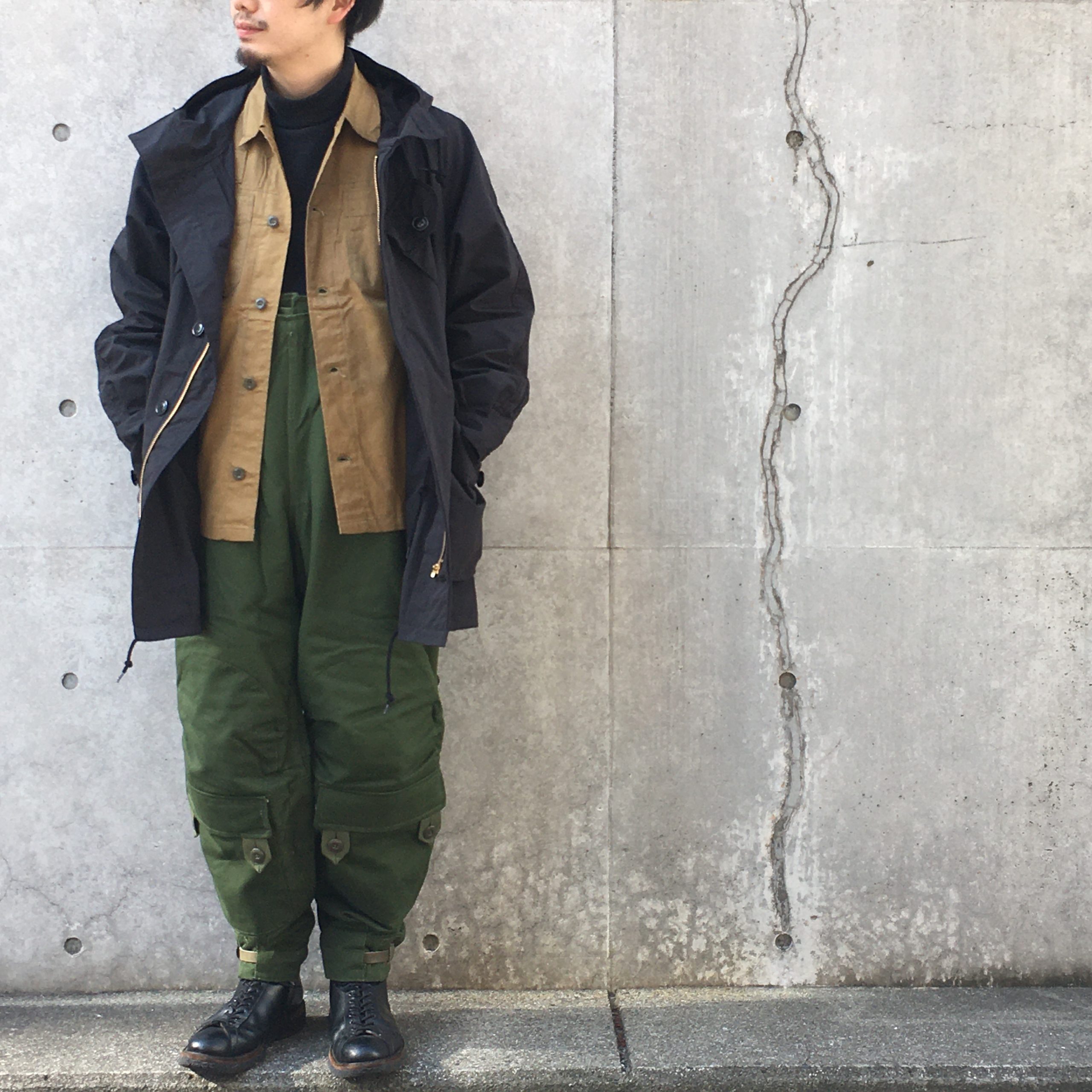 Read more about the article MILITARY MIX STYLE / 既存の洋服にはない雰囲気です。
