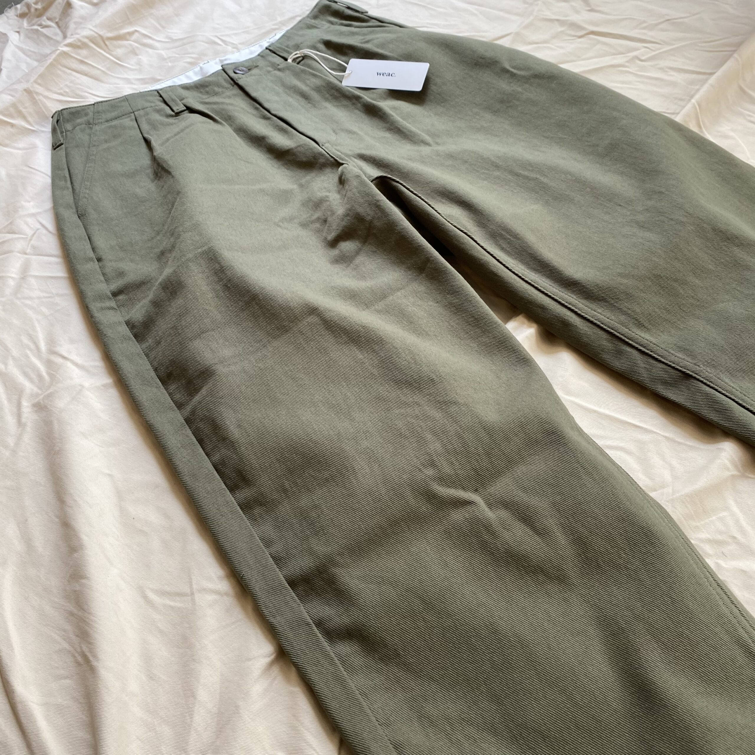 Read more about the article 【weac.】COOK PANTS/良き太さのパンツです。