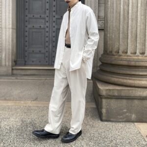 【H.UNIT】Weather cloth two tuck trousers Ivory